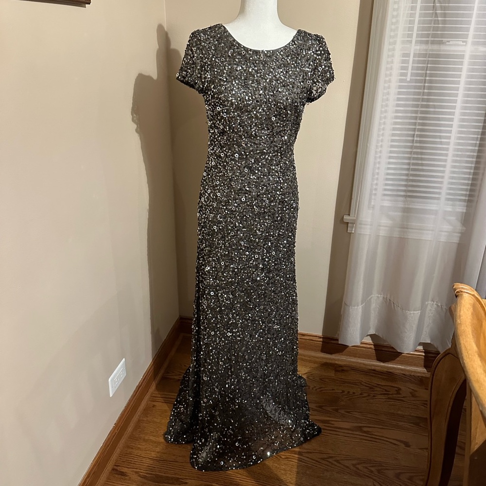 Adrianna Papell Women's Short-Sleeve All Over Sequin Gown in Gray